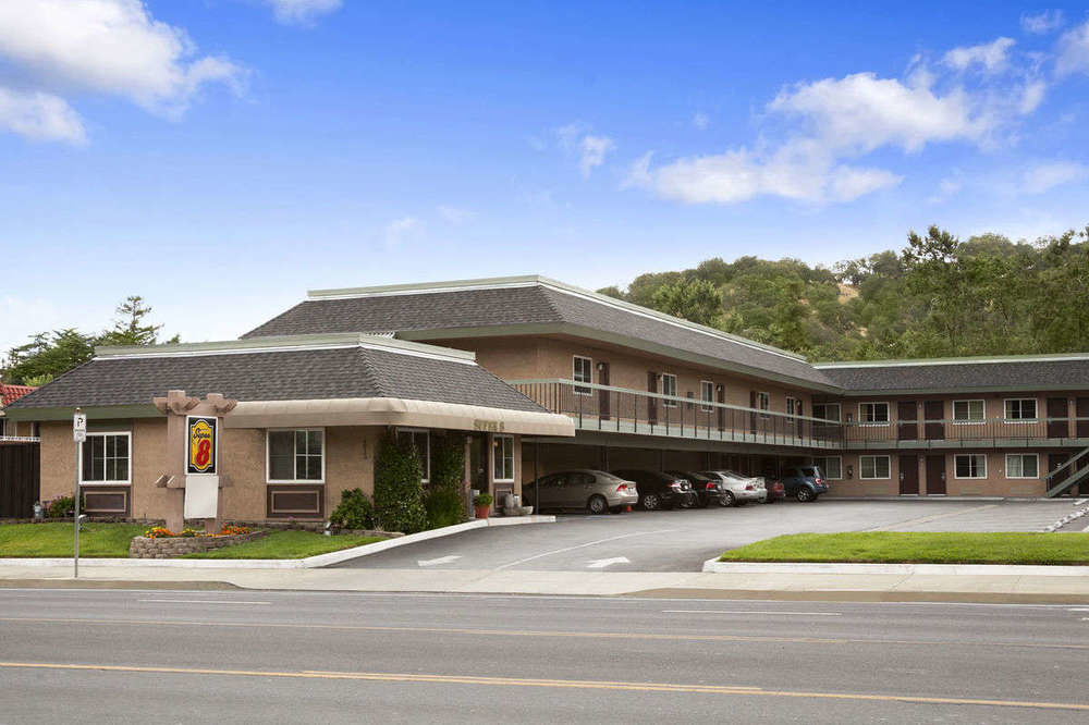 Super 8 By Wyndham Martinez Motel Exterior photo